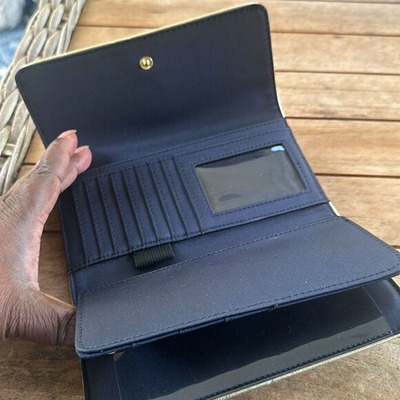 Tommy Hilfiger Gold Metallic Wallet - Picture 5 of 5